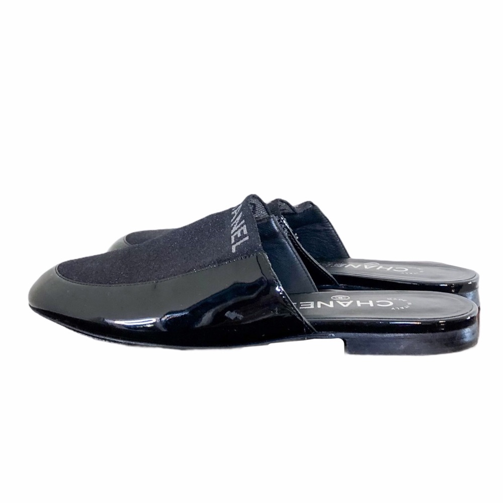 CHANEL knit patent leather slide-on mule - Picture 3 of 8